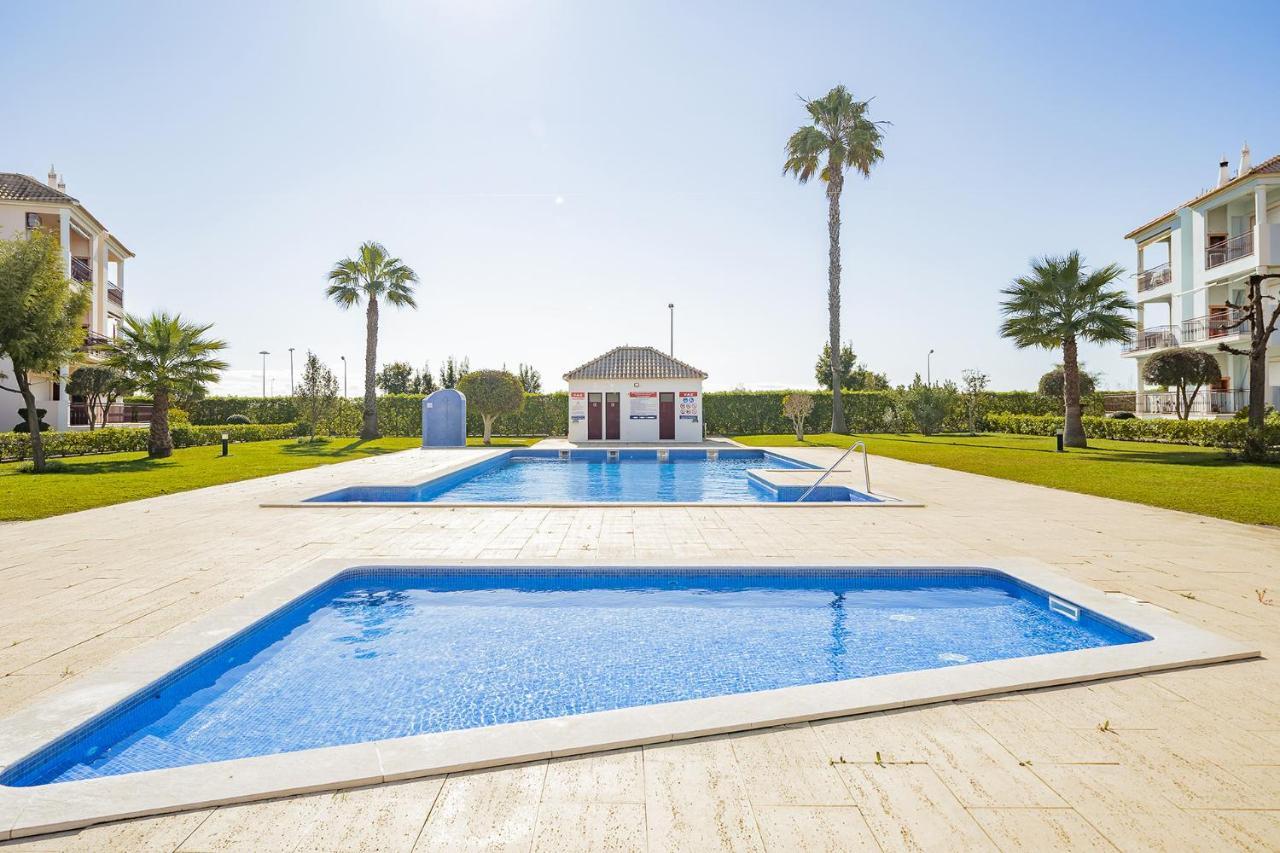 2 Bed Apartment, Quarteira, 10 Min Walk To Vilamoura Exterior photo